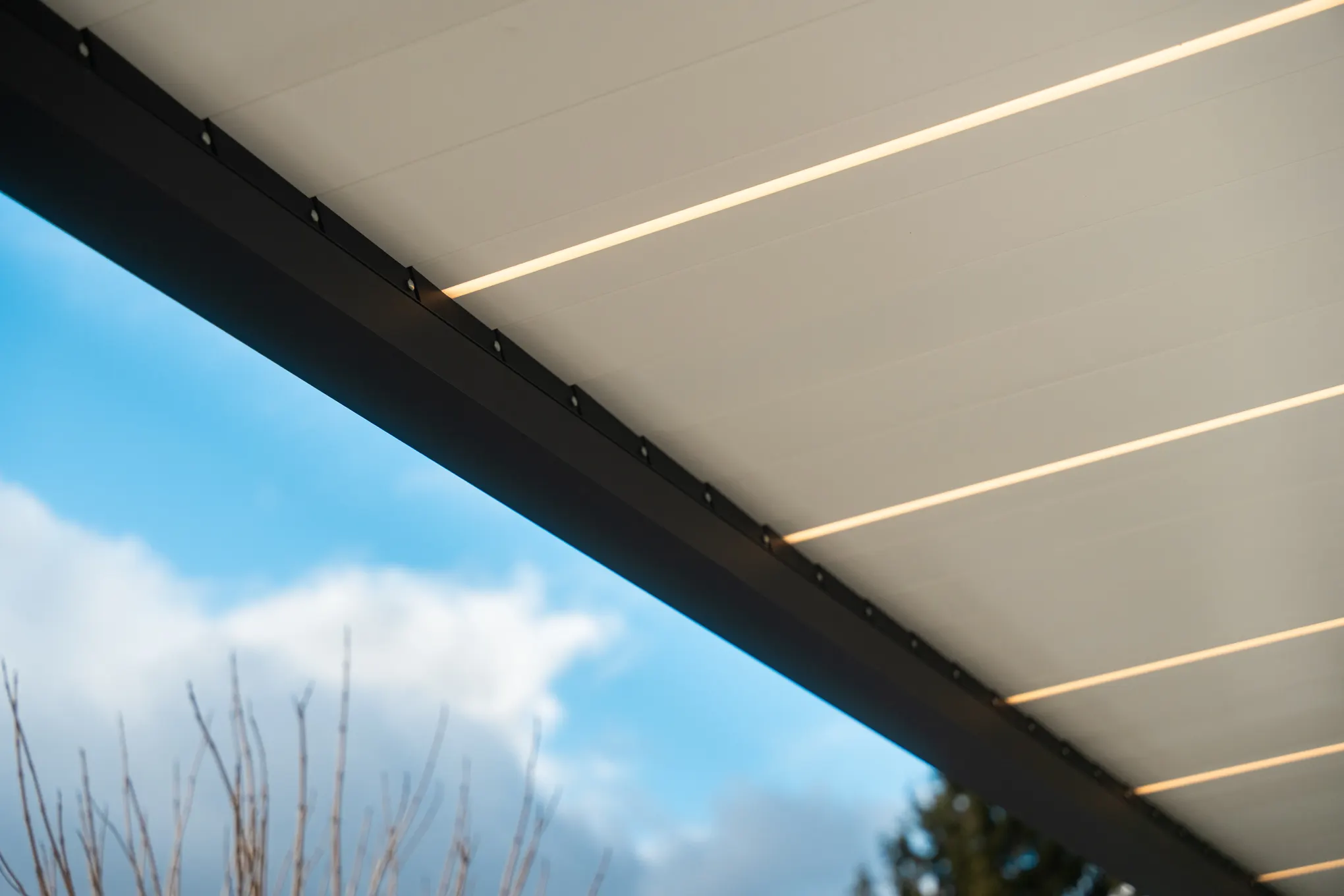 Aura, pergola bioklimatyczna z regulowanymi lamelami, zdjęcie 10