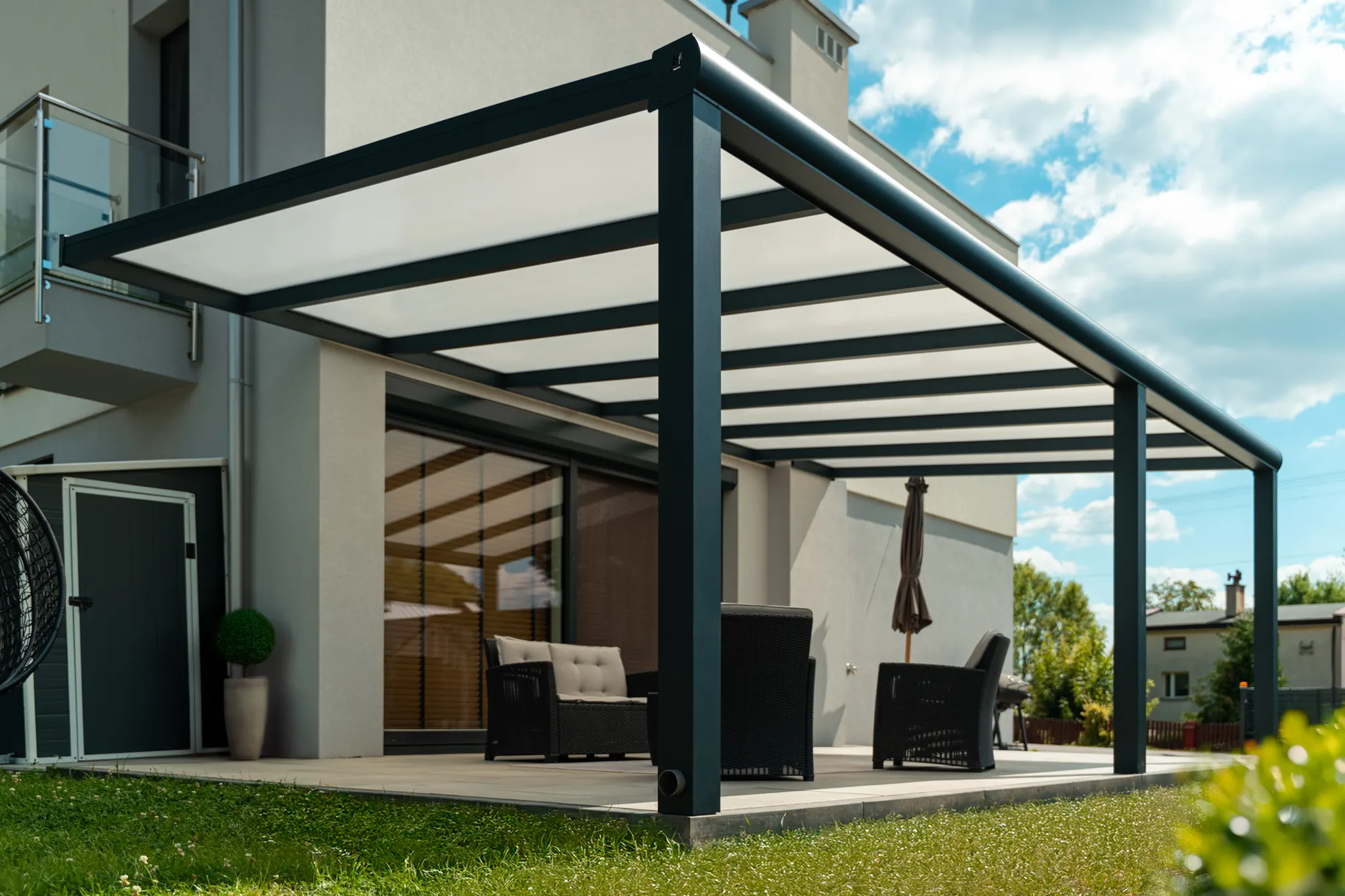 Harmony — pergola nad tarasem domu